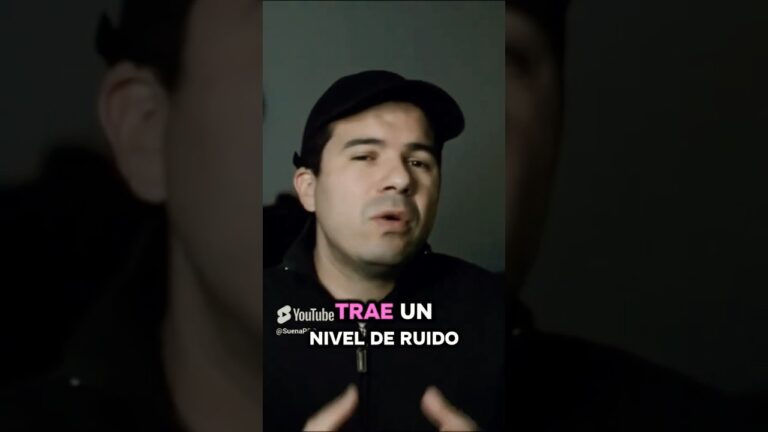 controla el sonido y recibe las indicaciones del productor